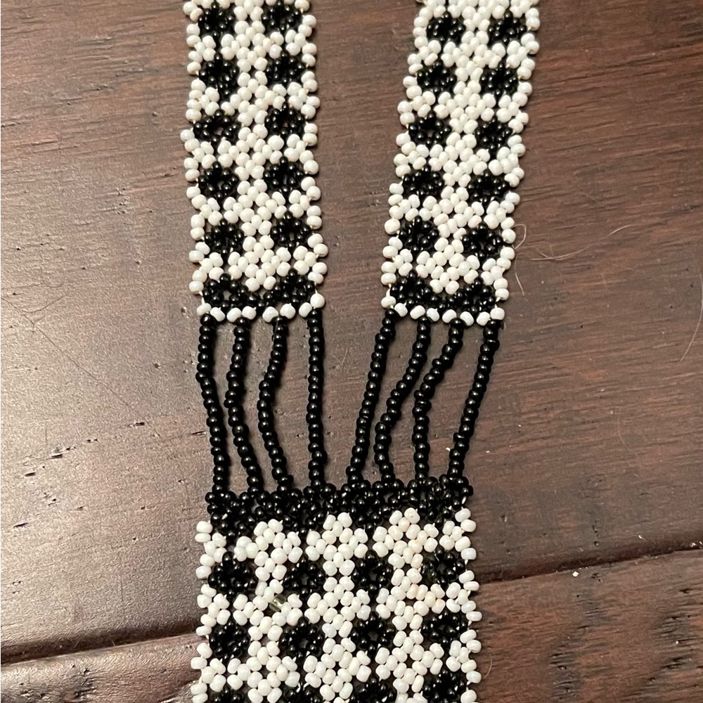 Native Beaded Necklace - Picture 3 of 4